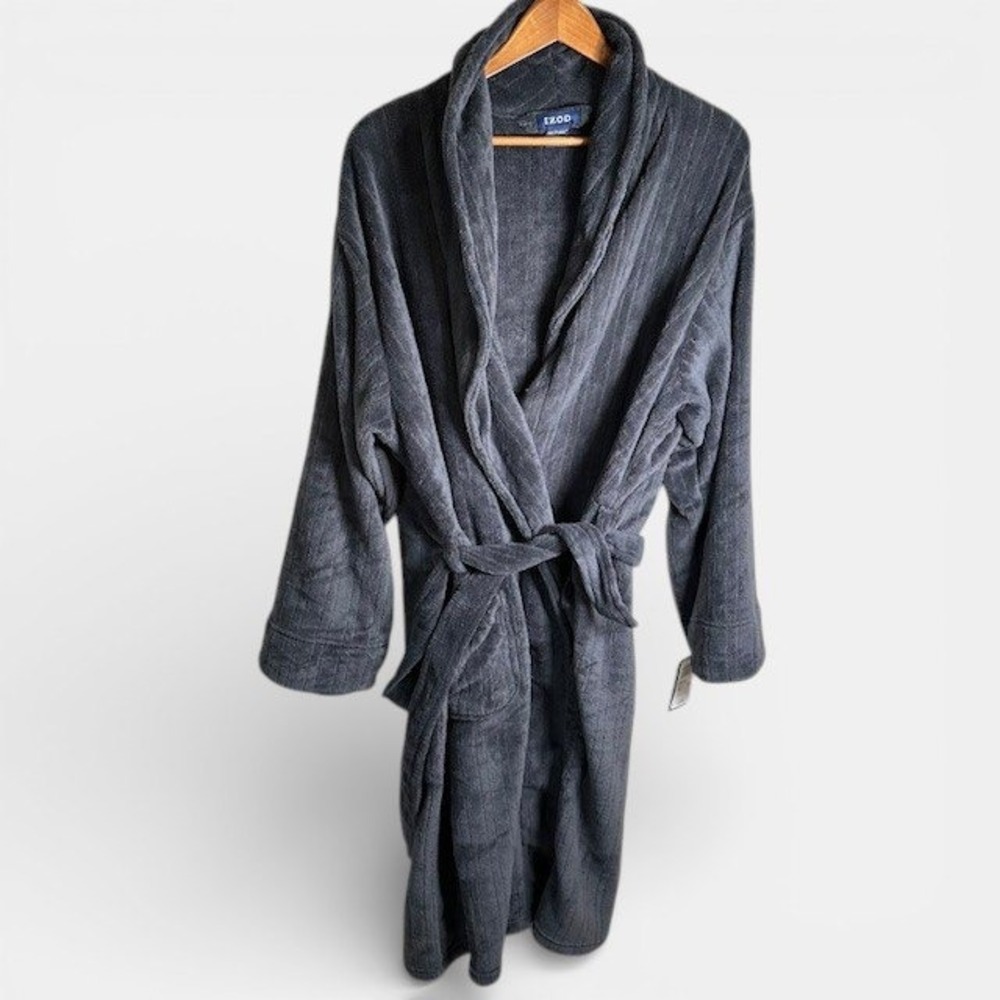 IZOD Men's‎ Plush Robe Shawl Collar Gray OSZ Cozy Loungewear